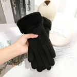 Winter Plush Gloves for Women: Fashionable & Warm