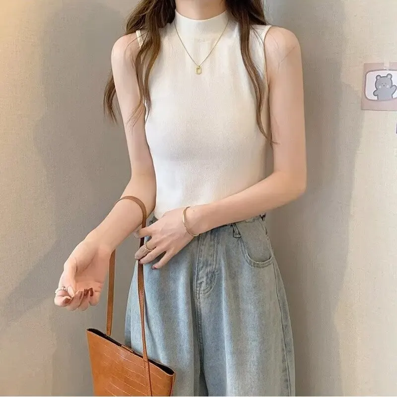 Slim Knitted Tank Top: Women's Sleeveless Sweater for Spring/Fall