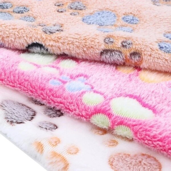 68640-u98rwc.jpg Soft Fluffy Pet Blanket: High Quality, Cute Cartoon Pattern, Warm and Comfortable for Cats and Dogs