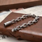 Rattan Grass Pattern Bracelet: Retro Handmade Design