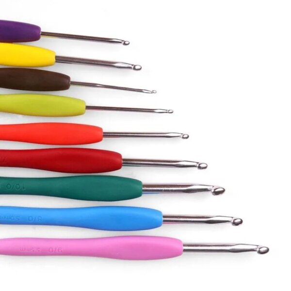 70738-mfp64u.jpg 9pcs Knitting Tool Set: Soft Handle Aluminum Needles