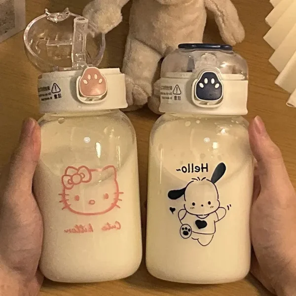480Ml-Sanrio-Hello-Kitty-Water-Bottle-Transparent-Straw-Water-Bottle-Diy-Anime-Kuromi-Cinnamoroll-Plastic-Cups.jpg_ (4) Hello Kitty Water Bottle Transparent (480ml) - Straw, Anime Characters